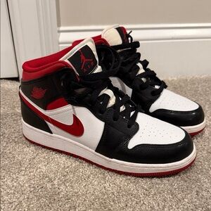 Nike Red/Black Air Jordan- Women’s Size 8.5/ EUC Youth Sz 7Y